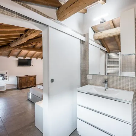 La Casa Di Valeria - 4* Модена